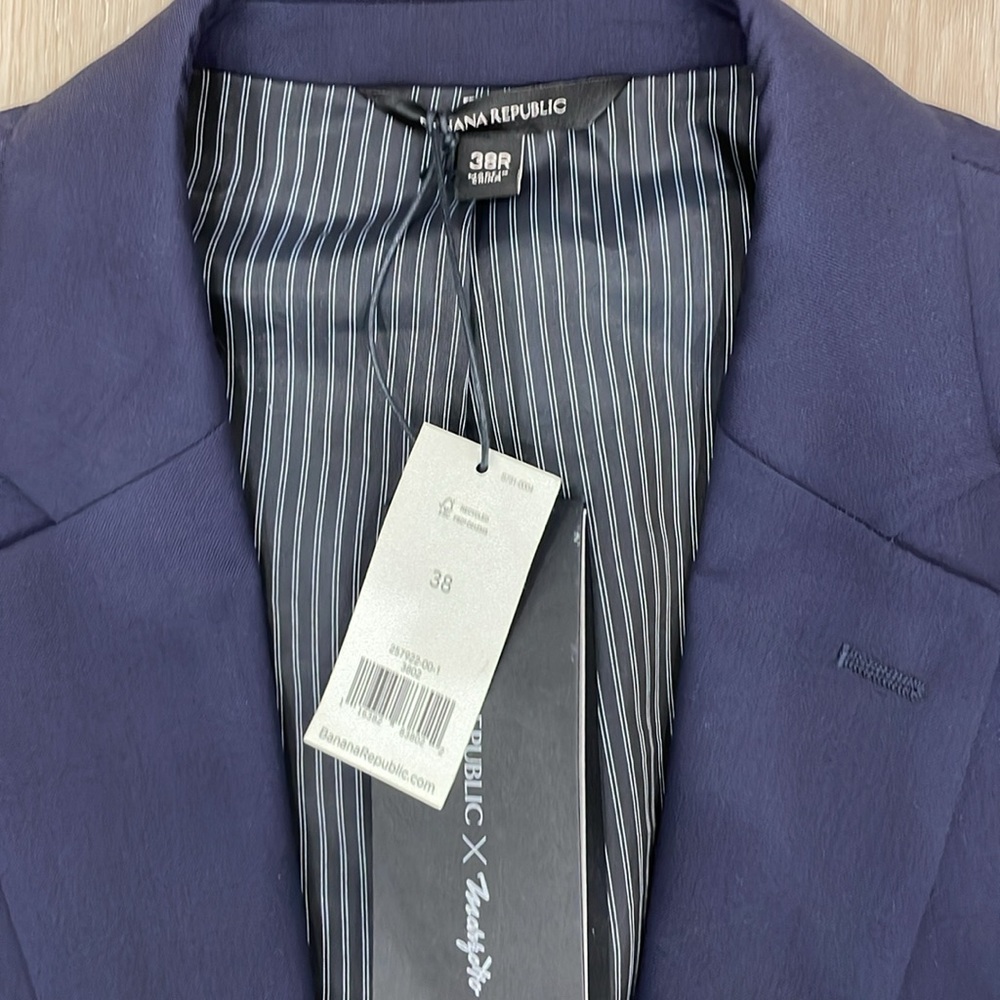 Banana Republic Suit Jacket - Picture 3 of 8